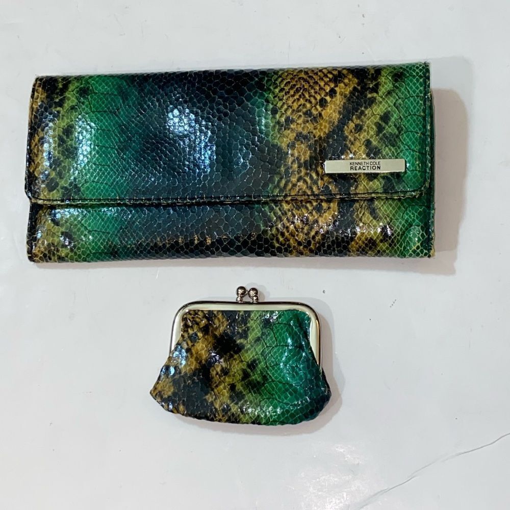 Kenneth Cole Reaction Wallet And Coins 2 Pc